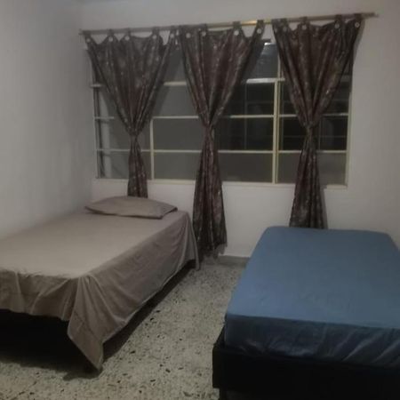 Casa Calasanz Hotel Medellin Bagian luar foto